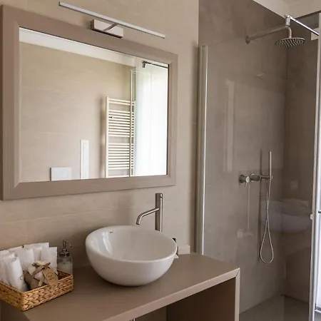 Antico Borgo Brunelli Otel *